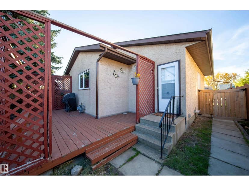 3908 41 AV NW — photo 33 of 40
