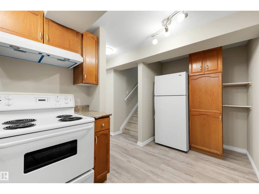 3908 41 AV NW — photo 39 of 40