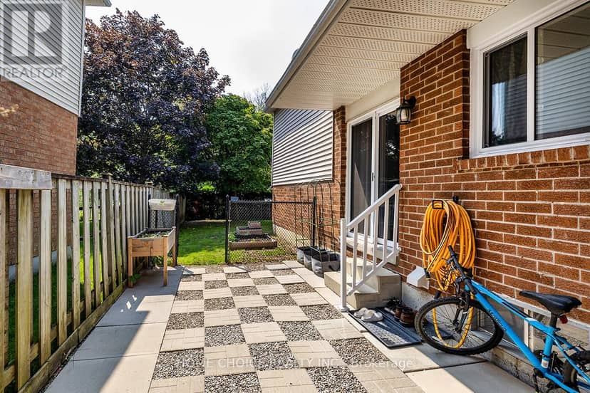 34 Goldpine Avenue — photo 33 of 40