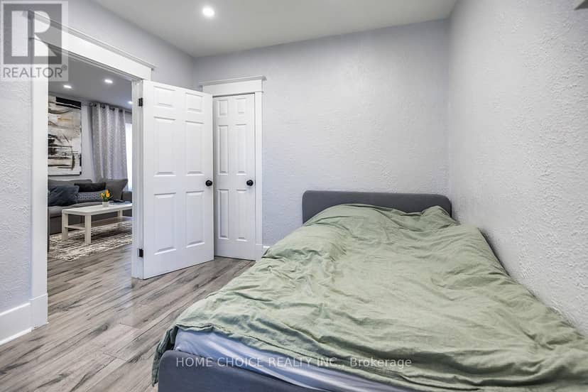 140 Gladstone Avenue — photo 27 of 40