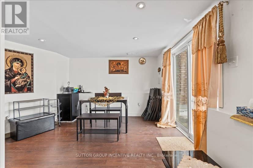 1200 Mary-Lou Street — photo 30 of 37