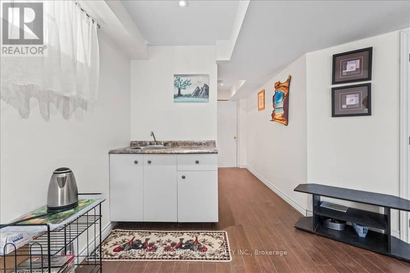 1200 Mary-Lou Street — photo 32 of 37