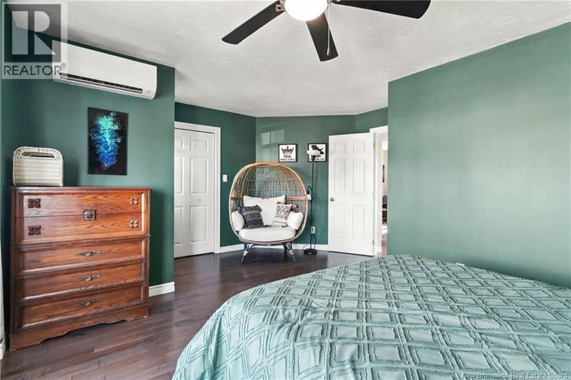 34 Christopher Crescent — photo 12 of 21