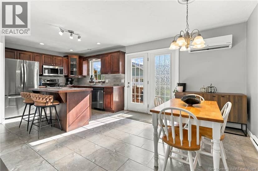 34 Christopher Crescent — photo 9 of 21