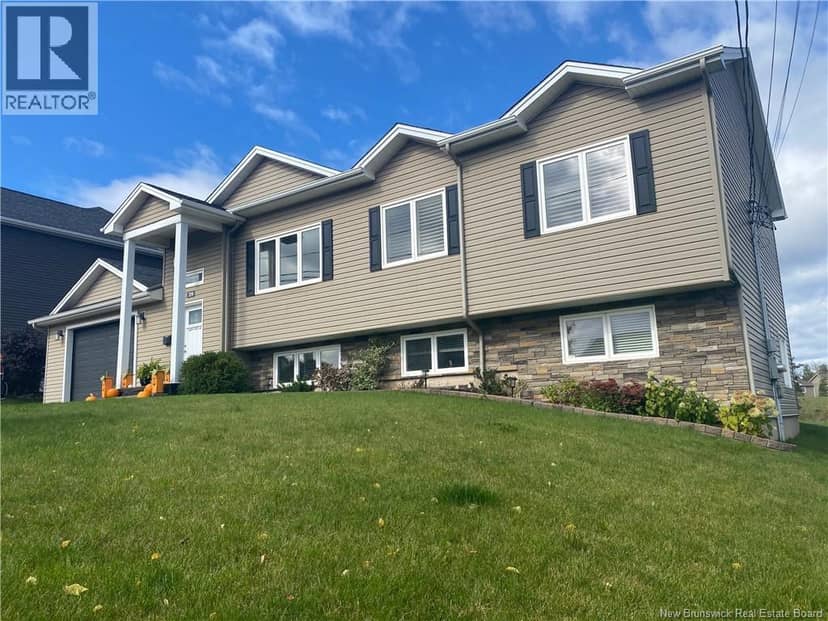 29 Salengro Crescent — photo 1 of 40