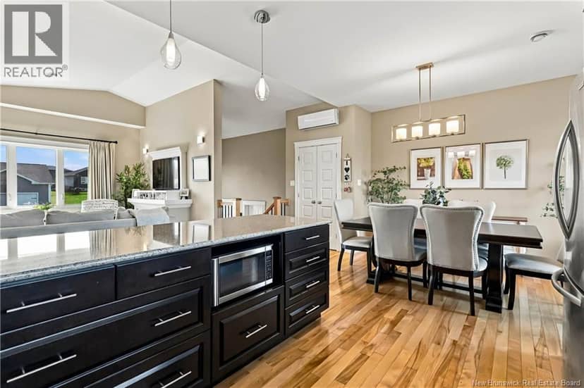 29 Salengro Crescent — photo 12 of 40