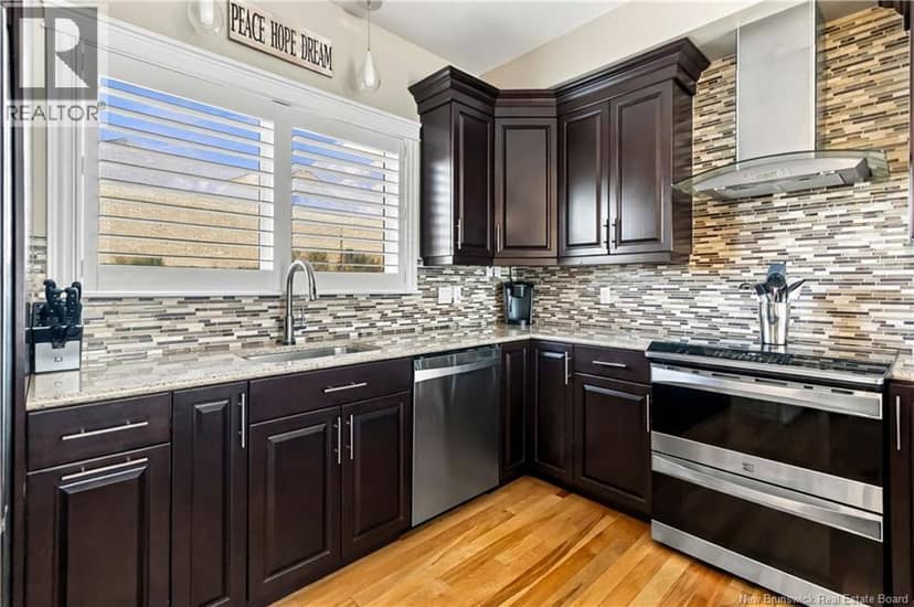 29 Salengro Crescent — photo 17 of 40
