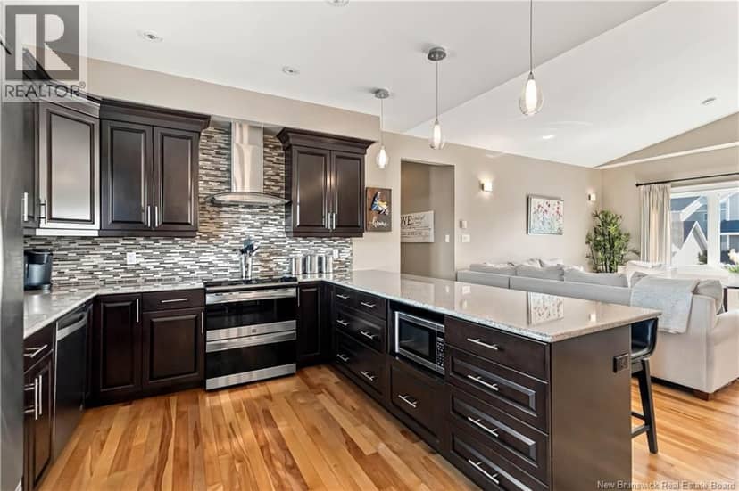 29 Salengro Crescent — photo 18 of 40
