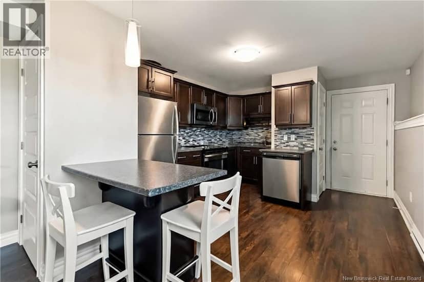 29 Salengro Crescent — photo 34 of 40
