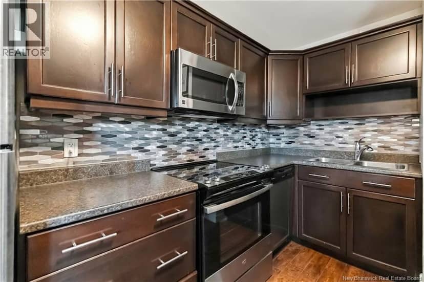 29 Salengro Crescent — photo 39 of 40