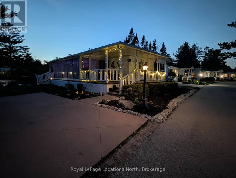 20 Topaz Street W — photo 3 of 40