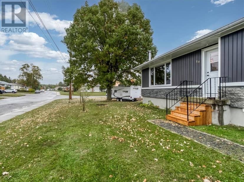 18 Wickwas Street — photo 4 of 39