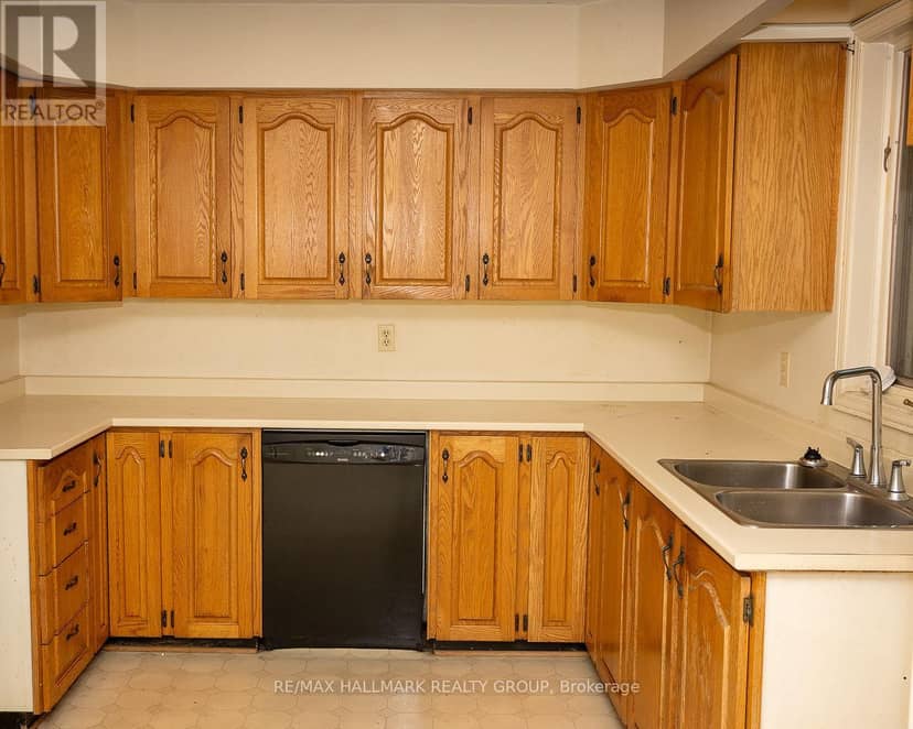 15 Birchdale Avenue — photo 10 of 19