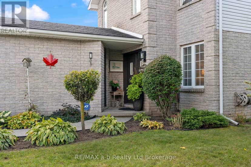 36 Kara Lane — photo 2 of 33