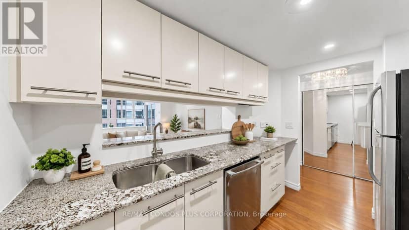 702 - 717 Bay Street — photo 12 of 37