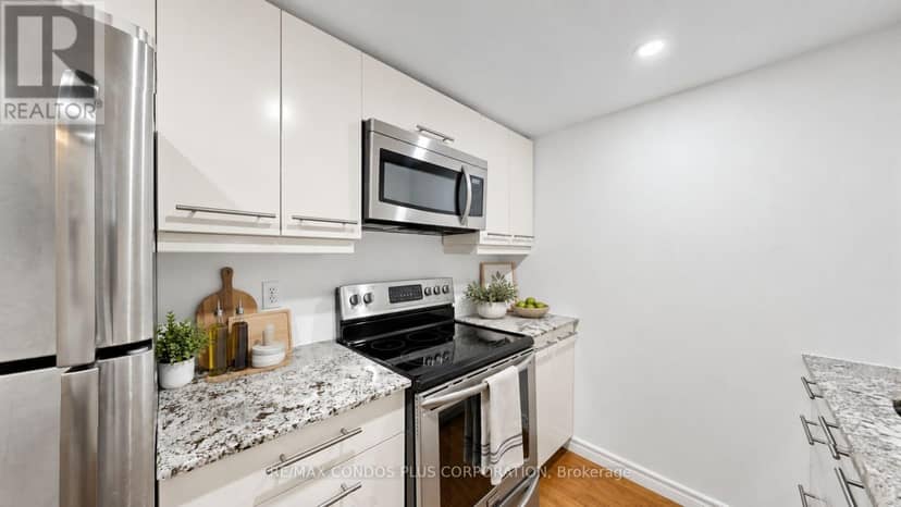 702 - 717 Bay Street — photo 13 of 37