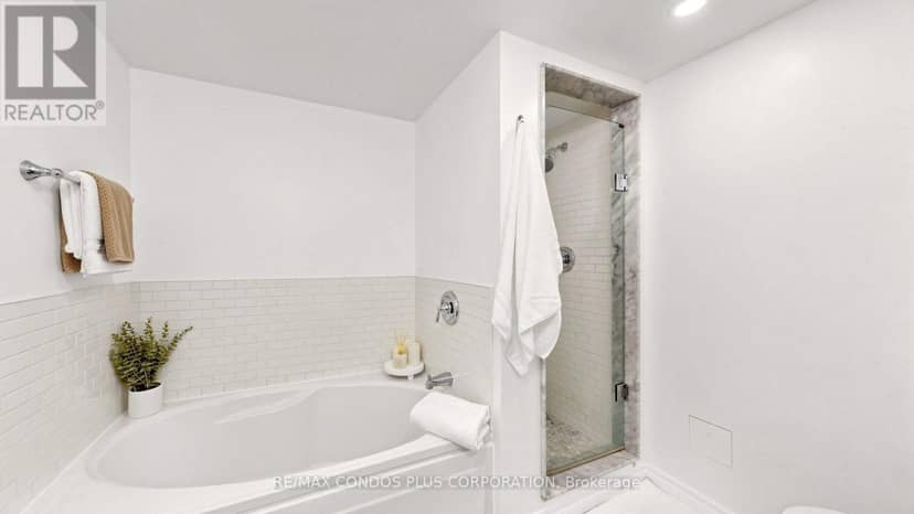 702 - 717 Bay Street — photo 23 of 37