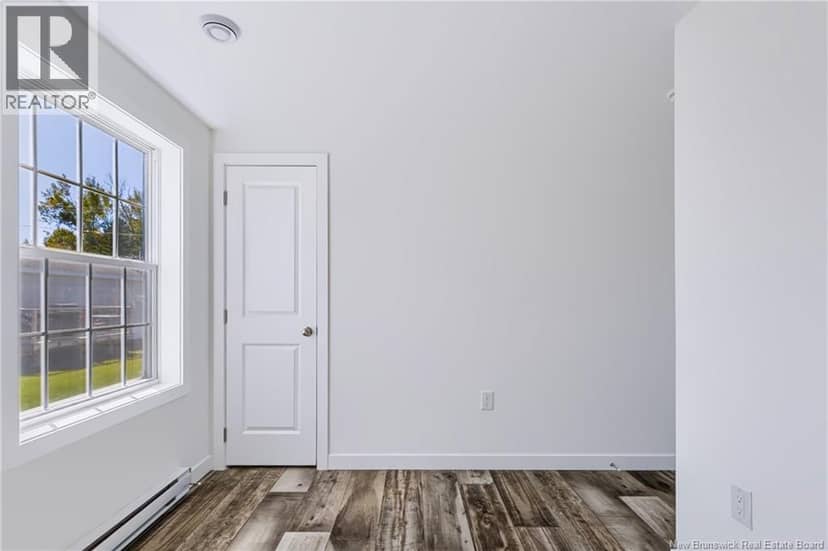 47 Oak Ridge Crescent — photo 10 of 32