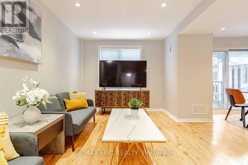 732 - 75 Weldrick Road E, Richmond Hill, photo 3