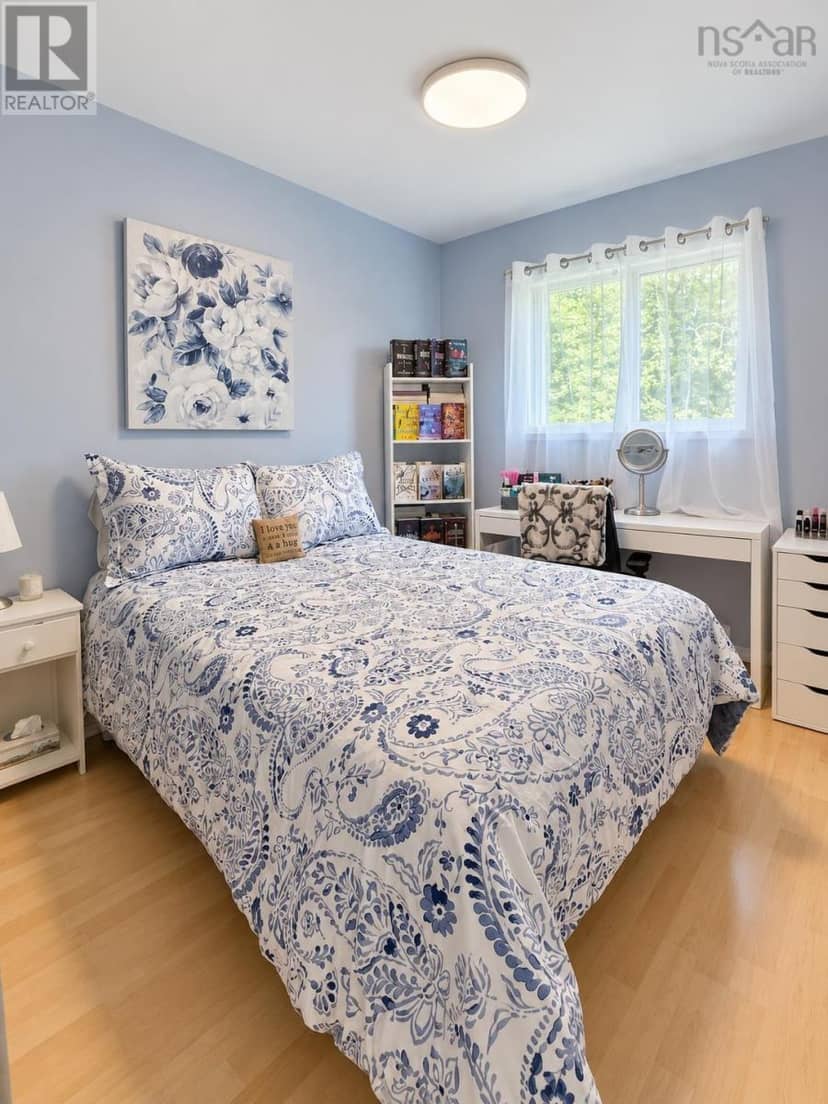 58 HARTLEN Avenue — photo 21 of 40
