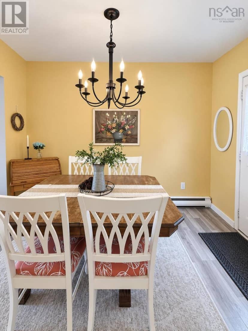 58 HARTLEN Avenue — photo 15 of 40
