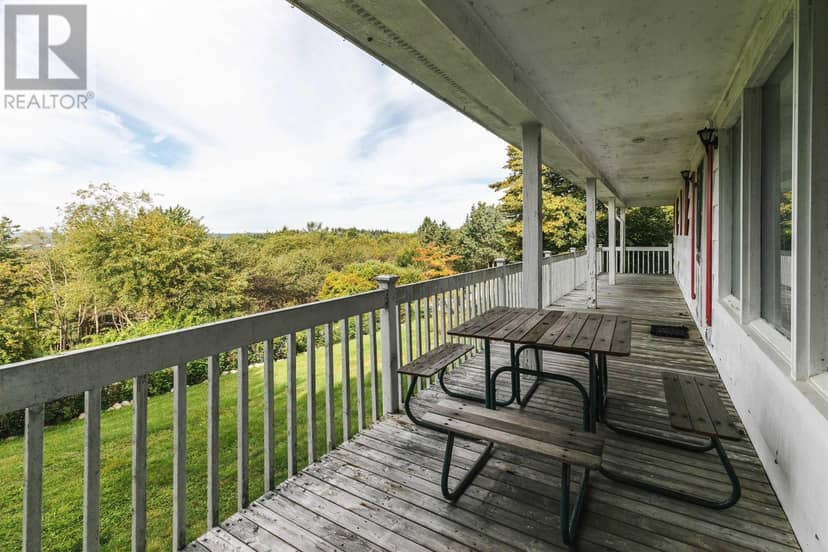 28 Oakview Drive — photo 38 of 40