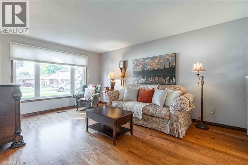 15 CLARE INNIS Court, Caledonia, photo 8