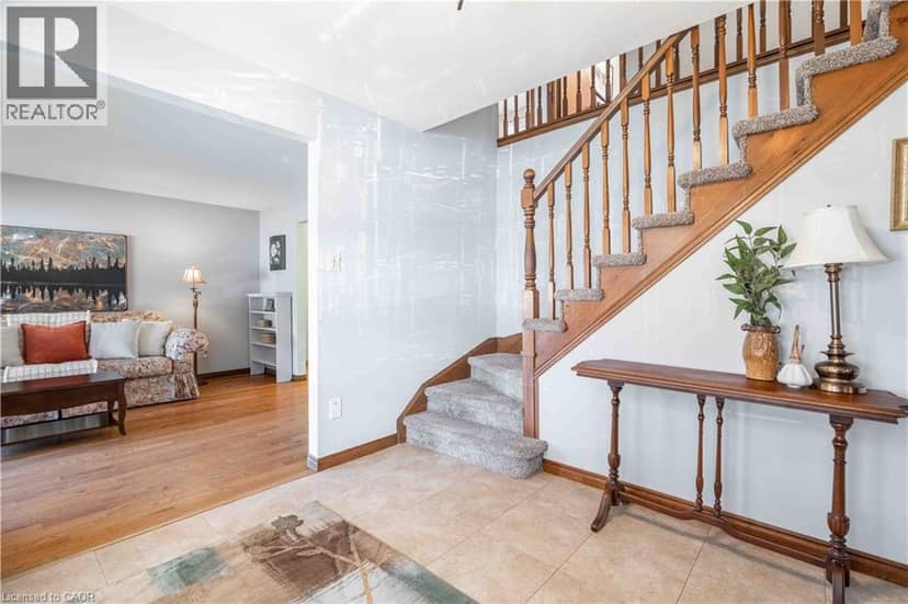 15 CLARE INNIS Court, Caledonia, photo 5