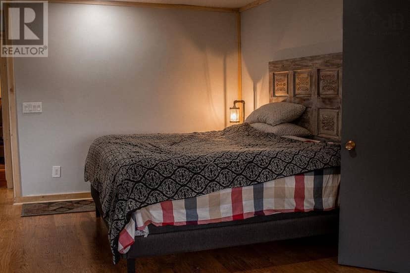10563 Highway 2 — photo 16 of 40