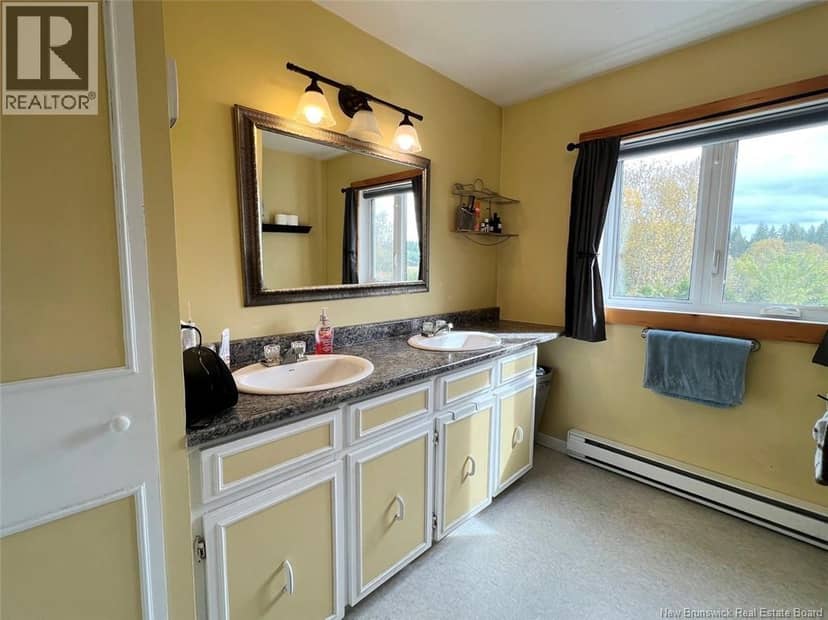 30 Hubert Street — photo 34 of 40