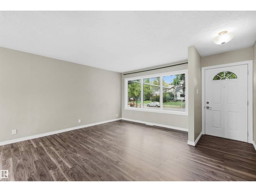 7715 76 AV NW, Edmonton, photo 2