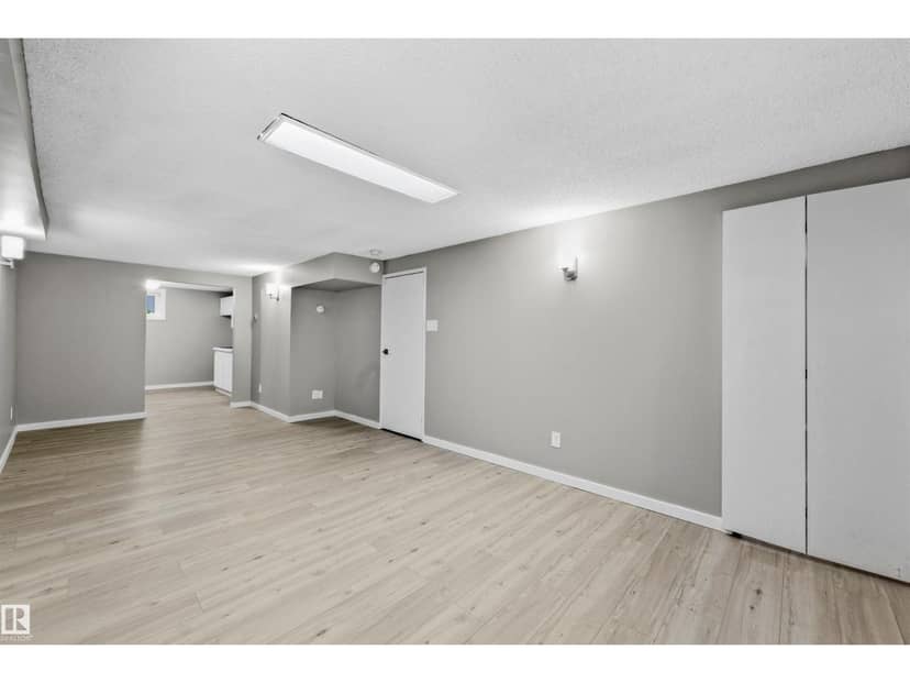 7715 76 AV NW — photo 21 of 40