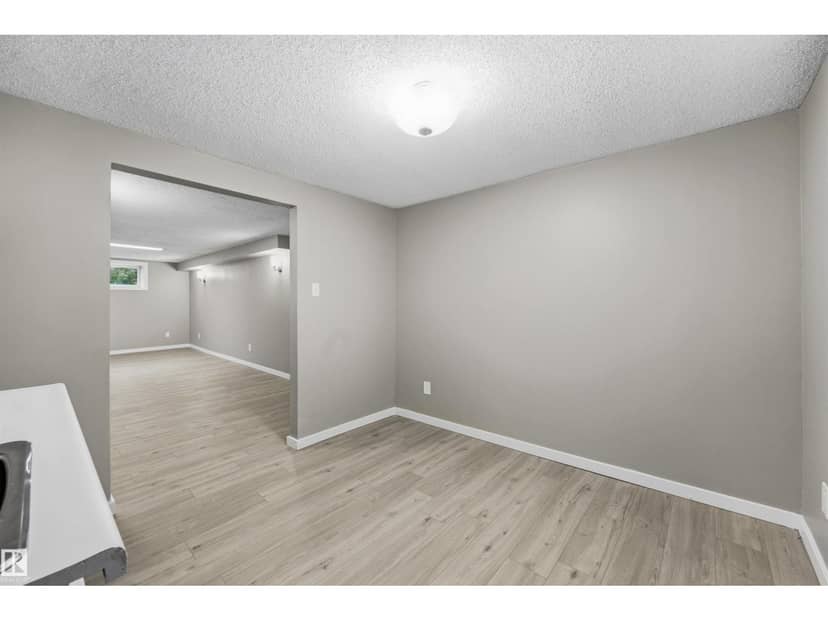 7715 76 AV NW — photo 24 of 40