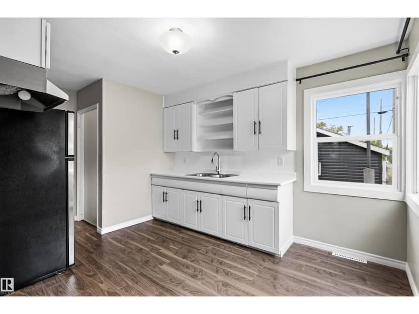 7715 76 AV NW, Edmonton, photo 5