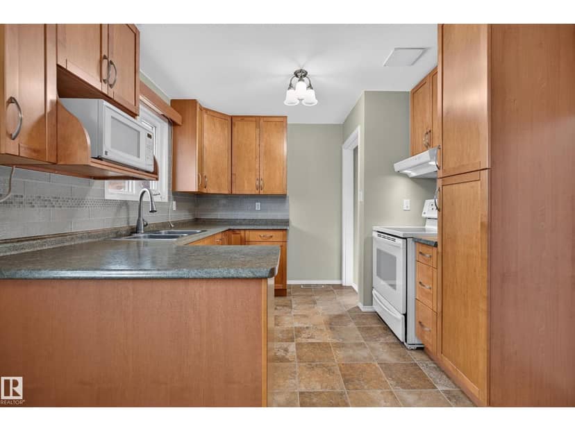 Listing 30373917 — photo 10 of 37