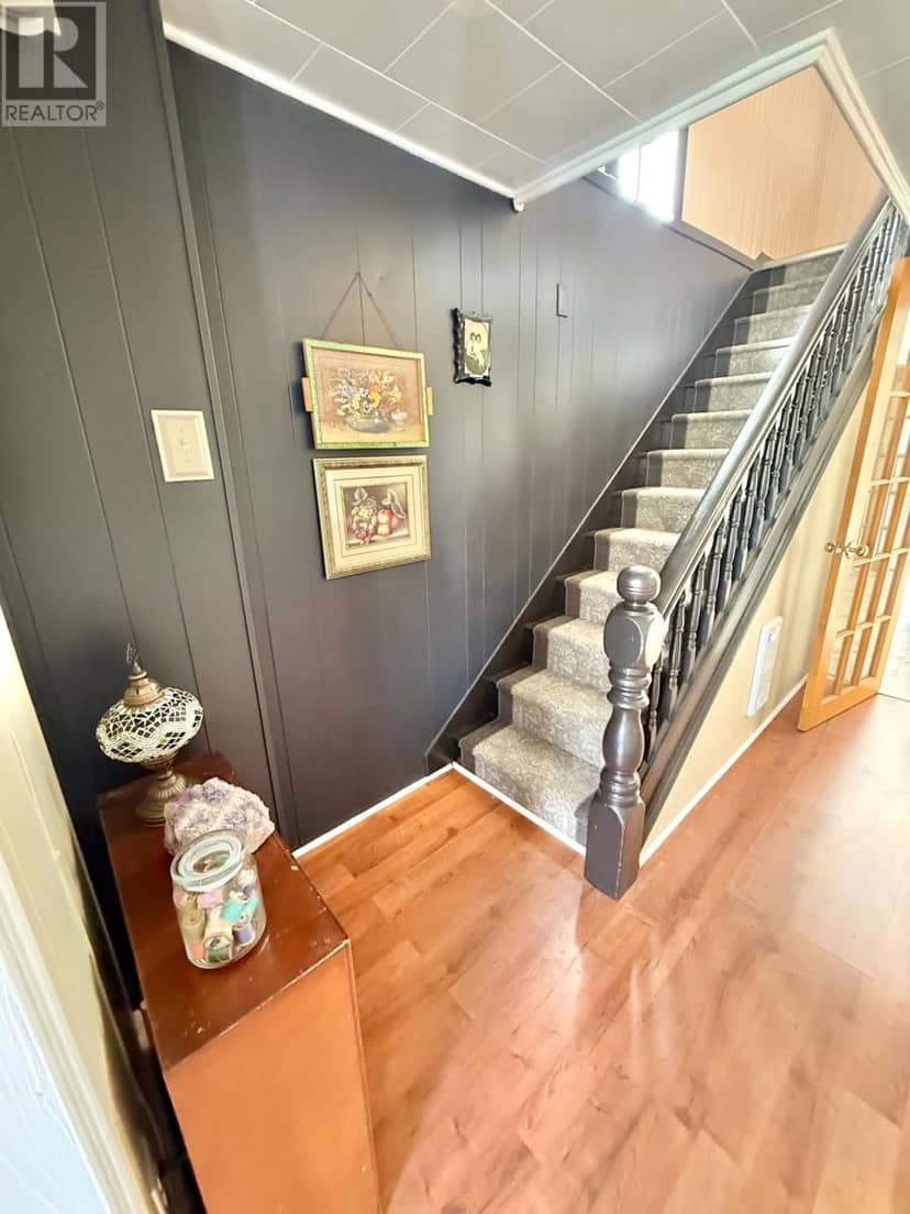 12 Memorial Avenue — photo 18 of 40