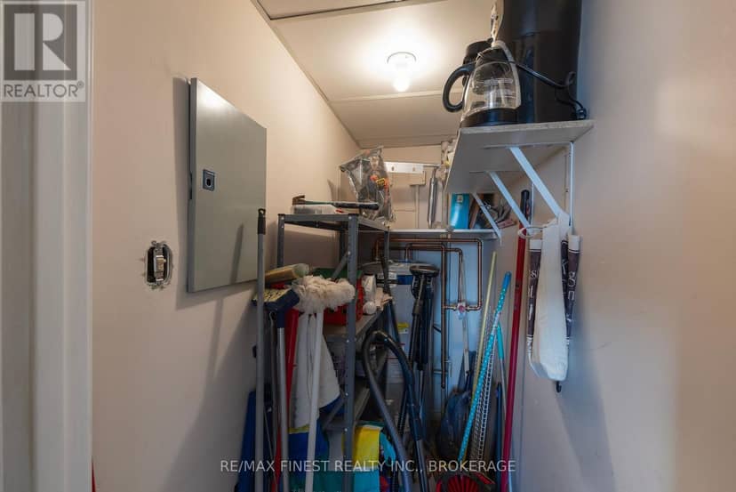 610 - 745 Davis Drive — photo 18 of 27