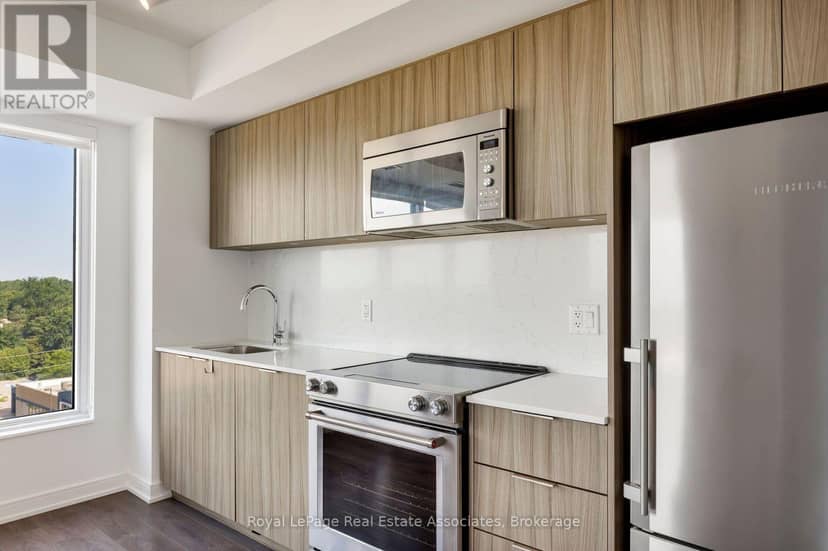602 - 30 Samuel Wood Way — photo 6 of 26
