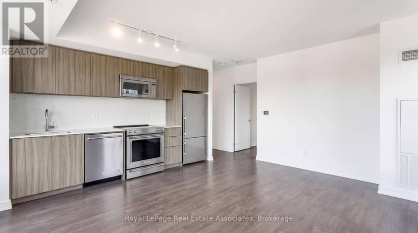 602 - 30 Samuel Wood Way — photo 9 of 26