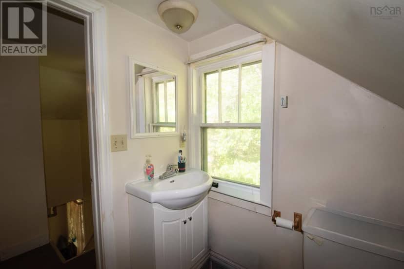159 King Street — photo 11 of 19