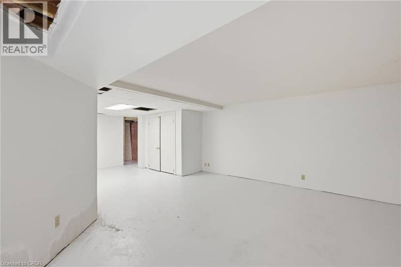 16 CARRINGTON Court — photo 21 of 32