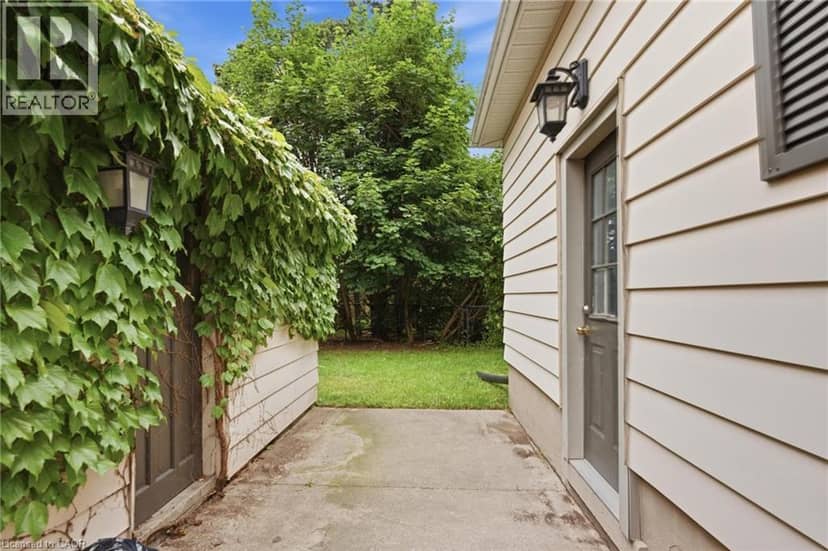 16 CARRINGTON Court — photo 24 of 32
