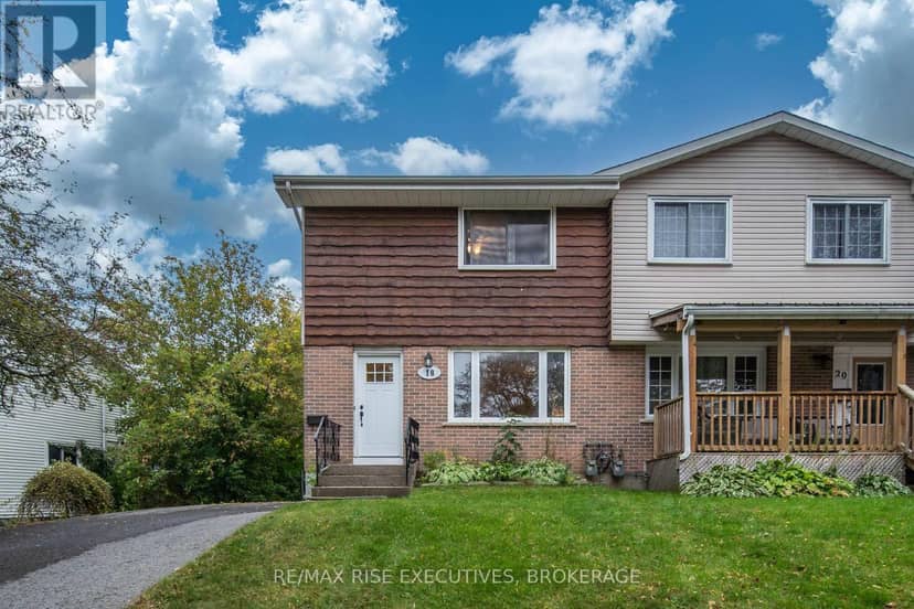 18 Carriage Court Avenue, Kingston