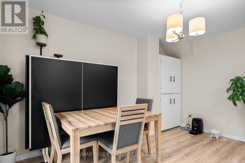 18 Carriage Court Avenue — photo 13 of 40