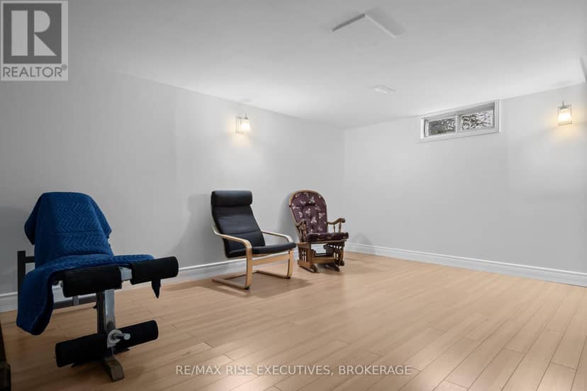 18 Carriage Court Avenue — photo 28 of 40