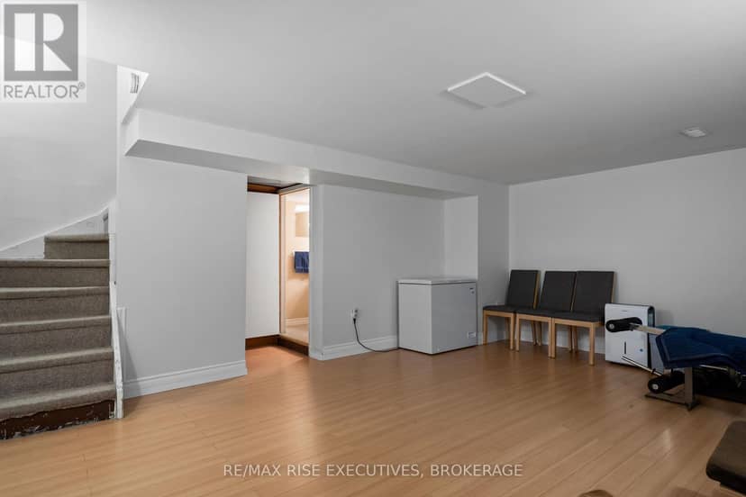 18 Carriage Court Avenue — photo 30 of 40