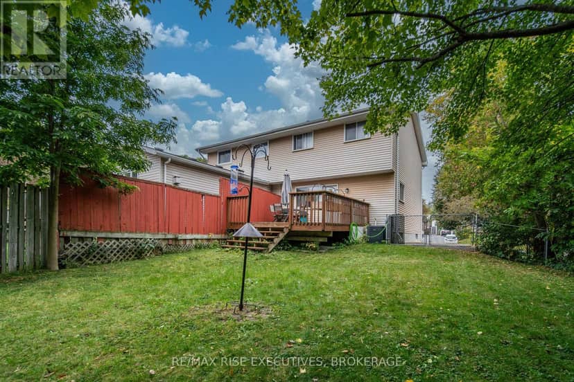 18 Carriage Court Avenue — photo 35 of 40
