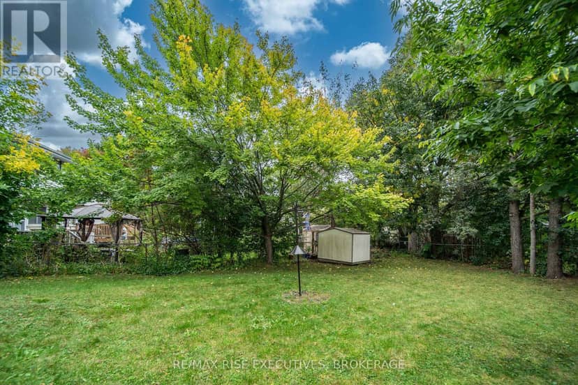 18 Carriage Court Avenue — photo 39 of 40