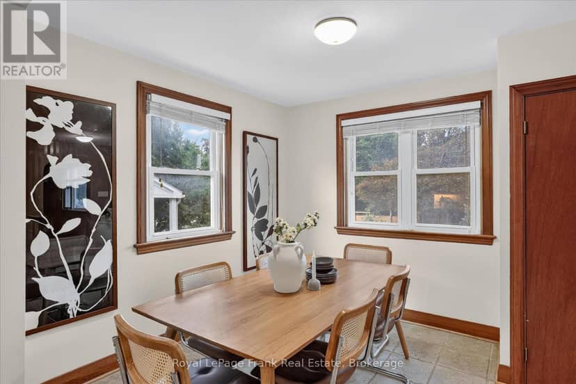 174 Sophia Street — photo 14 of 40