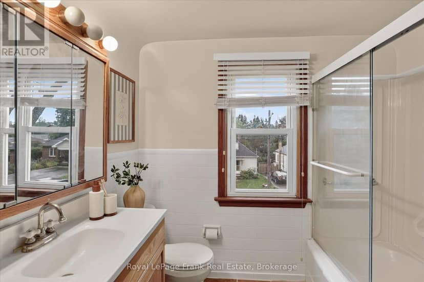 174 Sophia Street — photo 23 of 40